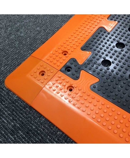 Sol en Plastique Recyclé pour Barnum